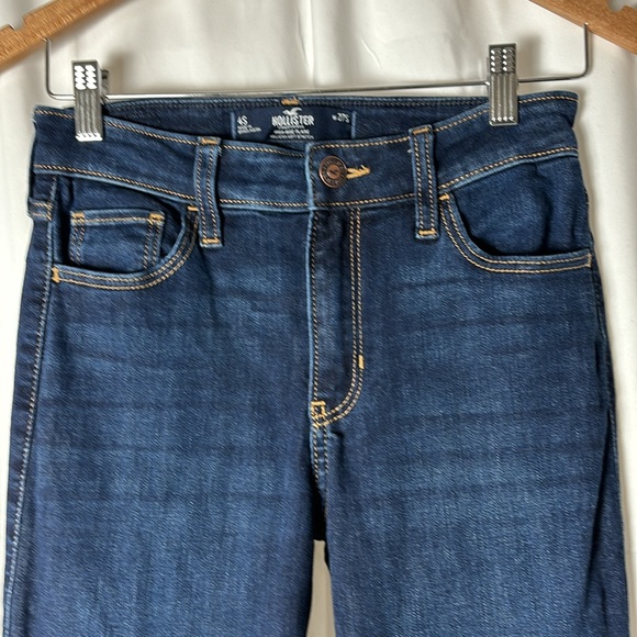 Hollister High Rise Flare Dark Wash Jeans with Stretch Jeans Size 4 Short (27 S) - Picture 3 of 12